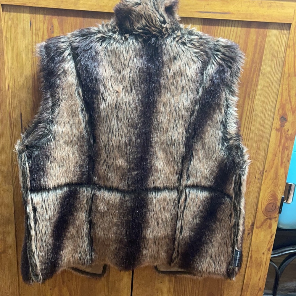 Handmade Fur Vest - Picture 6 of 7